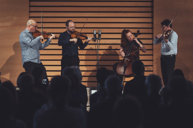 Butterbrotsalon mit „Cross-Strings“
