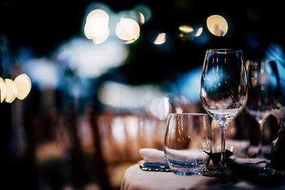 Weinverkostung beim NAPO-Punschstand